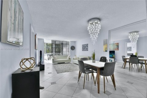 Condo in Lauderdale Lakes, Florida, 2 bedrooms  № 2089340