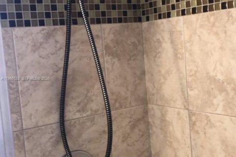 Снять в аренду кондоминиум в Помпано-Бич, Флорида 2 спальни, 81.75м2, № 2028223 - фото 13