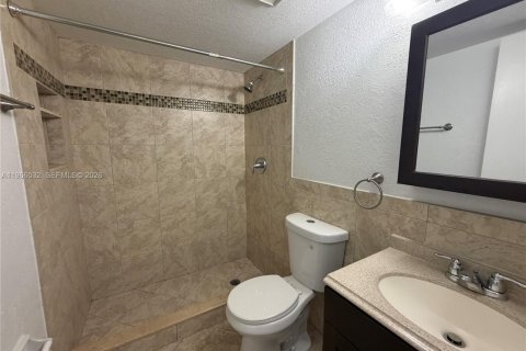 Снять в аренду кондоминиум в Помпано-Бич, Флорида 2 спальни, 81.75м2, № 2028223 - фото 16