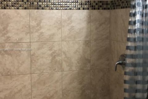 Снять в аренду кондоминиум в Помпано-Бич, Флорида 2 спальни, 81.75м2, № 2028223 - фото 10