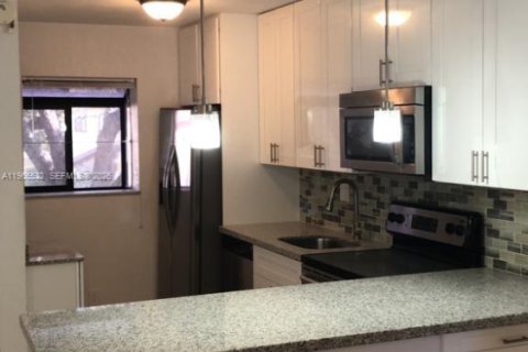 Кондоминиум с 2 спальнями в Помпано-Бич, Флорида № 2028223