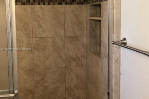 Снять в аренду кондоминиум в Помпано-Бич, Флорида 2 спальни, 81.75м2, № 2028223 - фото 11