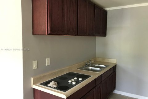 Villa ou maison à vendre à North Miami, Floride: 3 chambres, 145.11 m2 № 2029713 - photo 6