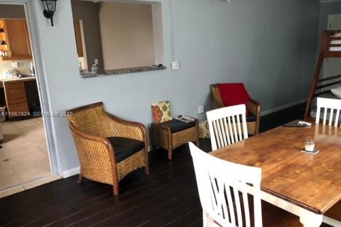 Villa ou maison à vendre à North Miami, Floride: 3 chambres, 145.11 m2 № 2029713 - photo 16