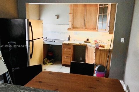 Villa ou maison à vendre à North Miami, Floride: 3 chambres, 145.11 m2 № 2029713 - photo 4