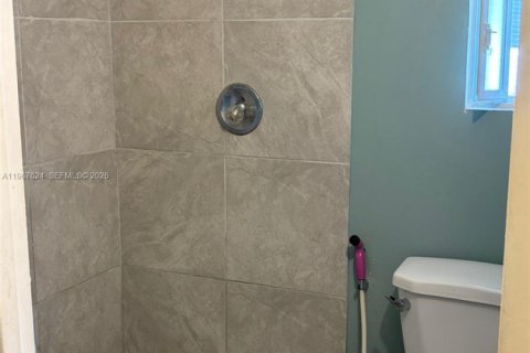 House in North Miami, Florida 3 bedrooms, 145.11 sq.m. № 2029713 - photo 30
