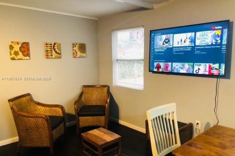 Villa ou maison à vendre à North Miami, Floride: 3 chambres, 145.11 m2 № 2029713 - photo 18