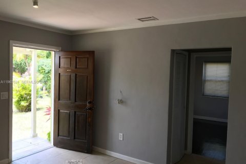 Villa ou maison à vendre à North Miami, Floride: 3 chambres, 145.11 m2 № 2029713 - photo 11