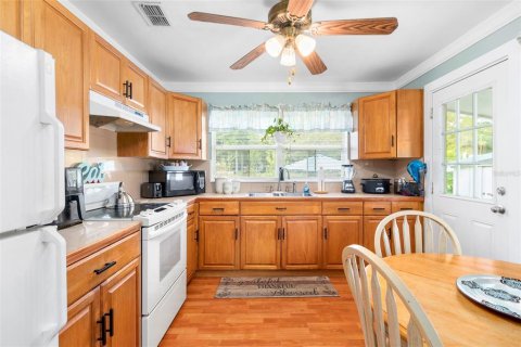 House in Saint Petersburg, Florida 2 bedrooms, 62.43 sq.m. № 2099699 - photo 6