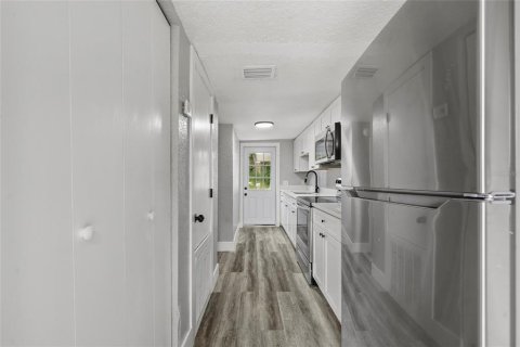 Villa ou maison à louer à Intercession City, Floride: 3 chambres, 136.19 m2 № 2410457 - photo 7