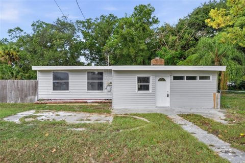 Villa ou maison à Intercession City, Floride 3 chambres, 136.19 m2 № 2410457