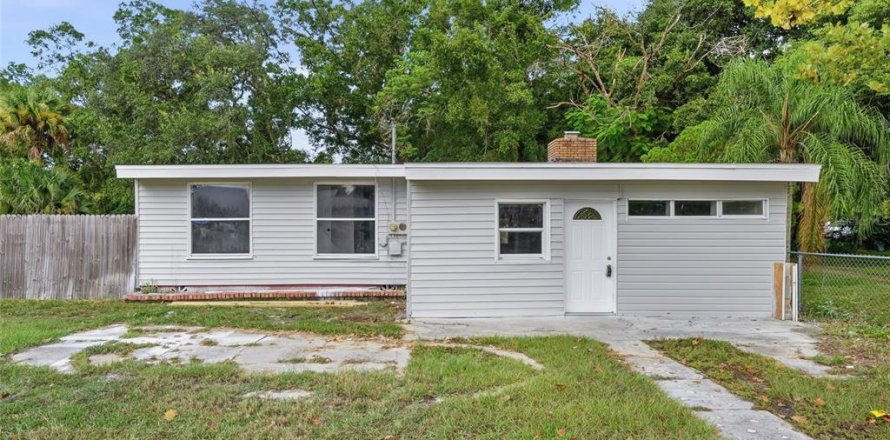 Villa ou maison à Intercession City, Floride 3 chambres, 136.19 m2 № 2410457