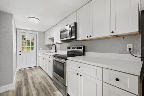 Villa ou maison à louer à Intercession City, Floride: 3 chambres, 136.19 m2 № 2410457 - photo 8