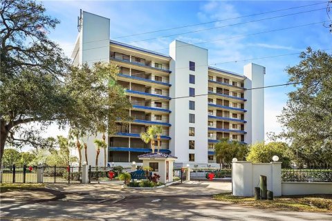 Condominio en alquiler en Tampa, Florida, 3 dormitorios, 143.72 m2 № 1915202 - foto 2
