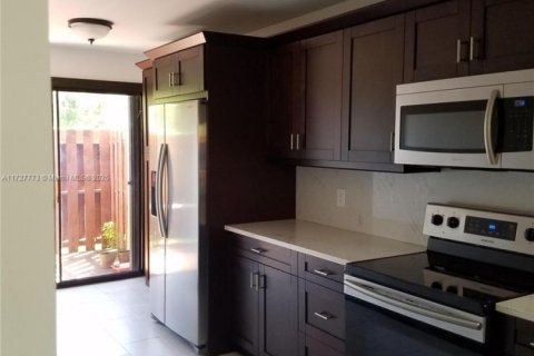 Townhouse in Dania Beach, Florida 2 bedrooms, 119.84 sq.m. № 1477796 - photo 13