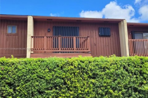 Townhouse in Dania Beach, Florida 2 bedrooms, 119.84 sq.m. № 1477796 - photo 6