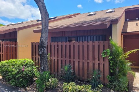Townhouse in Dania Beach, Florida 2 bedrooms, 119.84 sq.m. № 1477796 - photo 4