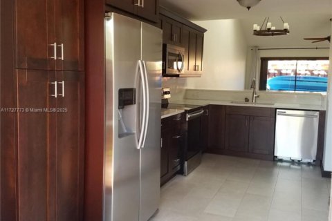 Townhouse in Dania Beach, Florida 2 bedrooms, 119.84 sq.m. № 1477796 - photo 11