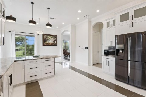 House in Haines City, Florida 4 bedrooms, 375.42 sq.m. № 2308178 - photo 7