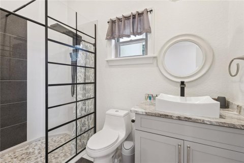 House in Haines City, Florida 4 bedrooms, 375.42 sq.m. № 2308178 - photo 18