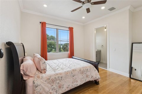 House in Haines City, Florida 4 bedrooms, 375.42 sq.m. № 2308178 - photo 21