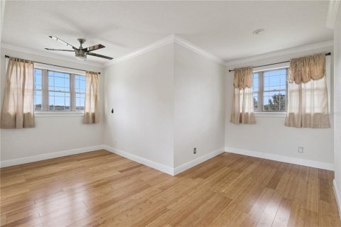 House in Haines City, Florida 4 bedrooms, 375.42 sq.m. № 2308178 - photo 27
