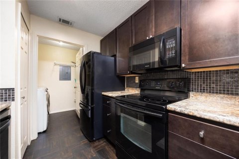 Condo in Gainesville, Florida, 2 bedrooms  № 1803596 - photo 12