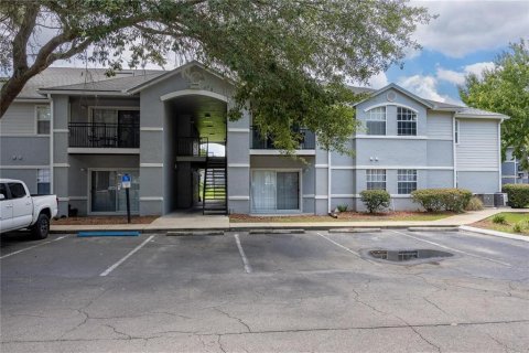 Condo in Gainesville, Florida, 2 bedrooms  № 1803596 - photo 1