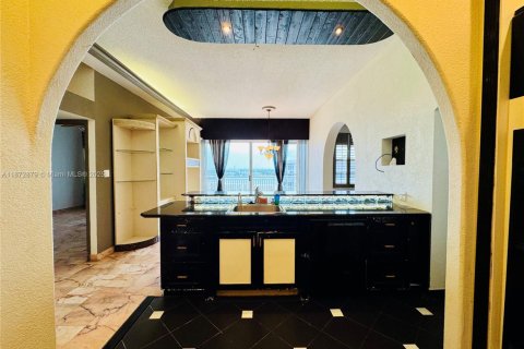 Condominio en venta en Aventura, Florida, 3 dormitorios, 238.76 m2 № 2037425 - foto 12