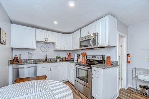 Appartement à louer à Saint Petersburg, Floride: 2 chambres, 95.88 m2 № 1681255 - photo 17