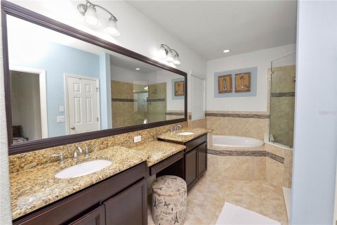 Villa ou maison à vendre à Land O' Lakes, Floride: 4 chambres, 317.91 m2 № 2227035 - photo 17