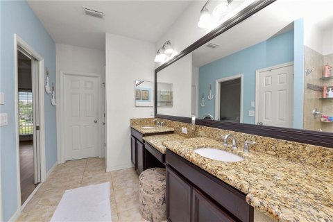 Villa ou maison à vendre à Land O' Lakes, Floride: 4 chambres, 317.91 m2 № 2227035 - photo 16