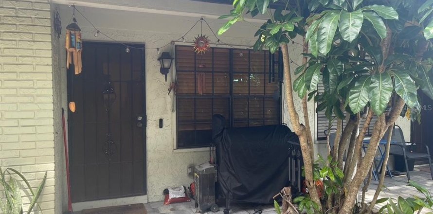 Condo in Edgewater, Florida, 1 bedroom № 1912679