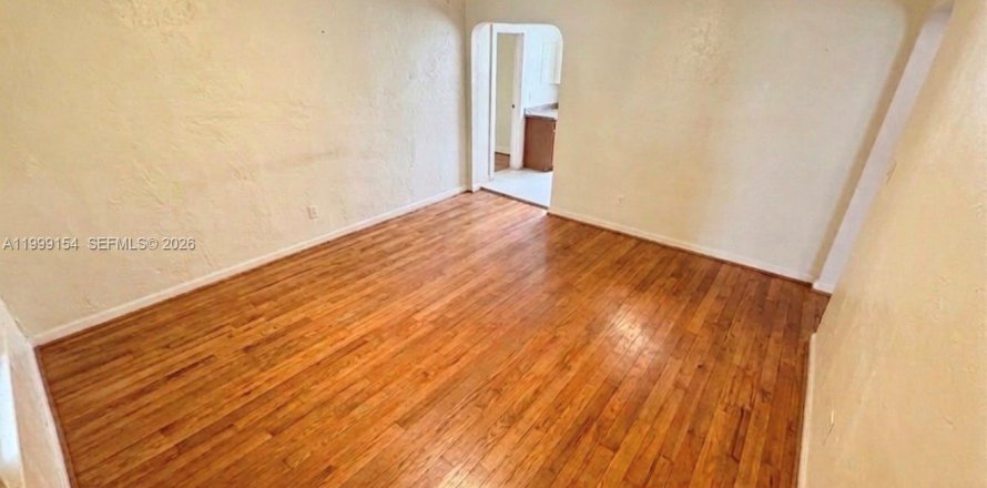 Villa ou maison à North Miami, Floride 2 chambres, 70.23 m2 № 2064150