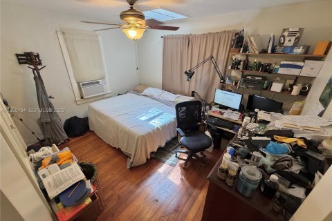 Villa ou maison à vendre à North Miami, Floride: 2 chambres, 70.23 m2 № 2064150 - photo 7