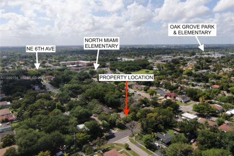Villa ou maison à vendre à North Miami, Floride: 2 chambres, 70.23 m2 № 2064150 - photo 21