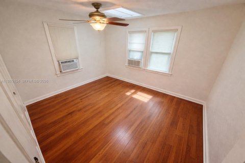 Villa ou maison à vendre à North Miami, Floride: 2 chambres, 70.23 m2 № 2064150 - photo 8