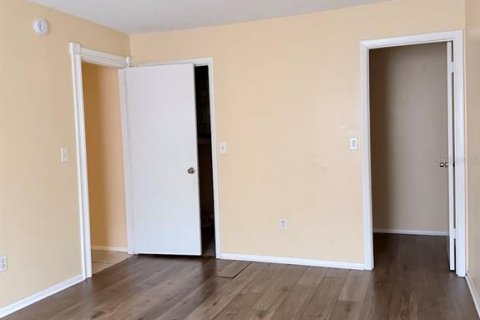 Appartement à louer à Spring Hill, Floride: 2 chambres, 73.58 m2 № 2410417 - photo 2