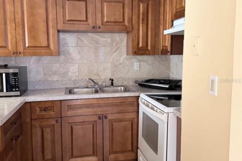 Appartement à louer à Spring Hill, Floride: 2 chambres, 73.58 m2 № 2410417 - photo 6