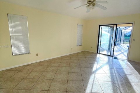 Купить виллу или дом в Порт-Сент-Луси, Флорида 3 спальни, 177.26м2, № 1996910 - фото 18