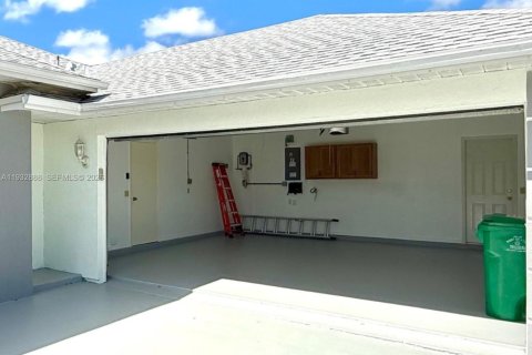 Villa ou maison à vendre à Port St. Lucie, Floride: 3 chambres, 177.26 m2 № 1996910 - photo 25