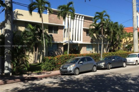 Propiedad comercial en venta en Miami Beach, Florida № 1992656 - foto 1