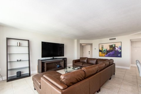 Condominio en alquiler en Clearwater, Florida, 2 dormitorios, 125.42 m2 № 1909123 - foto 5