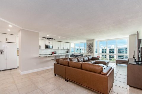 Condominio en alquiler en Clearwater, Florida, 2 dormitorios, 125.42 m2 № 1909123 - foto 3
