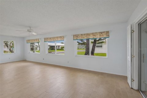 Casa en venta en Pinellas Park, Florida, 2 dormitorios, 153.2 m2 № 2213681 - foto 8