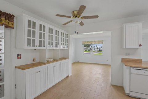 Casa en venta en Pinellas Park, Florida, 2 dormitorios, 153.2 m2 № 2213681 - foto 4