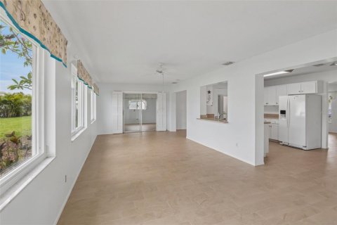 Casa en venta en Pinellas Park, Florida, 2 dormitorios, 153.2 m2 № 2213681 - foto 11