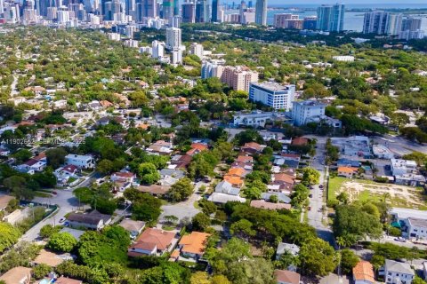 Снять в аренду виллу или дом в Майами, Флорида 3 спальни, 220.18м2, № 1954280 - фото 29