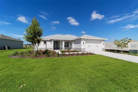 House in Ocala, Florida 2 bedrooms, 159.61 sq.m. № 1911301 - photo 2