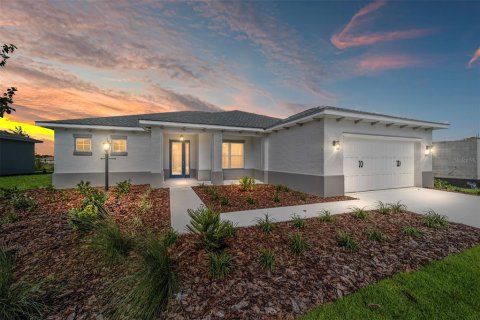 House in Ocala, Florida 2 bedrooms, 159.61 sq.m. № 1911301 - photo 1